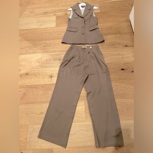 Reformation vest (s) and pants (6) set. In mushroom.